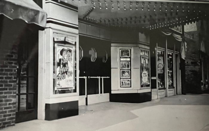 Strand Theatre - STRAND THEATRE ENTRANCE - TECUMSEH PHOTO BY AL JOHNSON 1940 